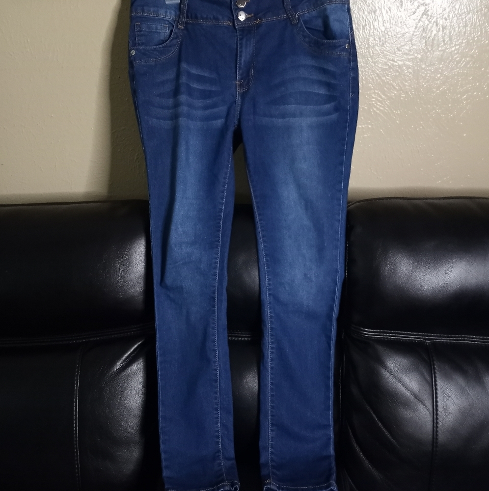 Mideum blue jeans